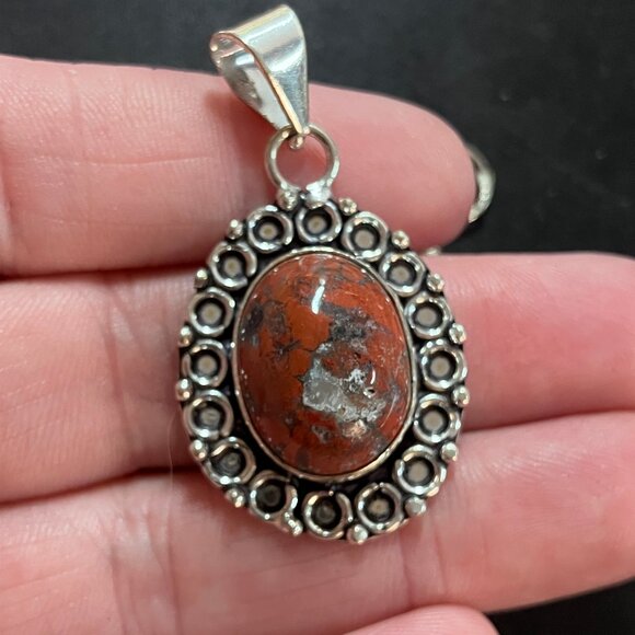 Red Brecciated Jasper Stone Crystal Earrings and Pendant Jewelry Set - Picture 4 of 6